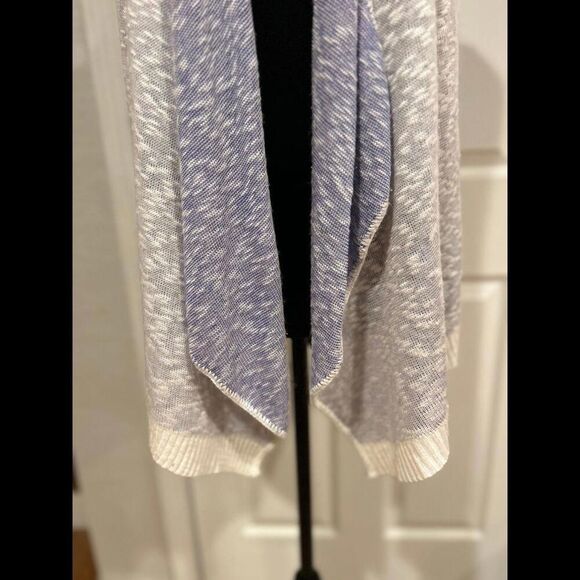 Charming Charlie White Blue Stripes Cardigan Size Small - Picture 2 of 9